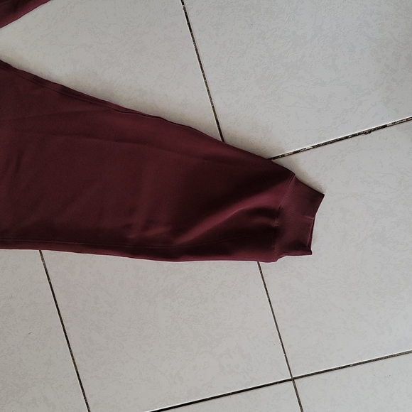 Lululemon pants woven - Picture 2 of 6